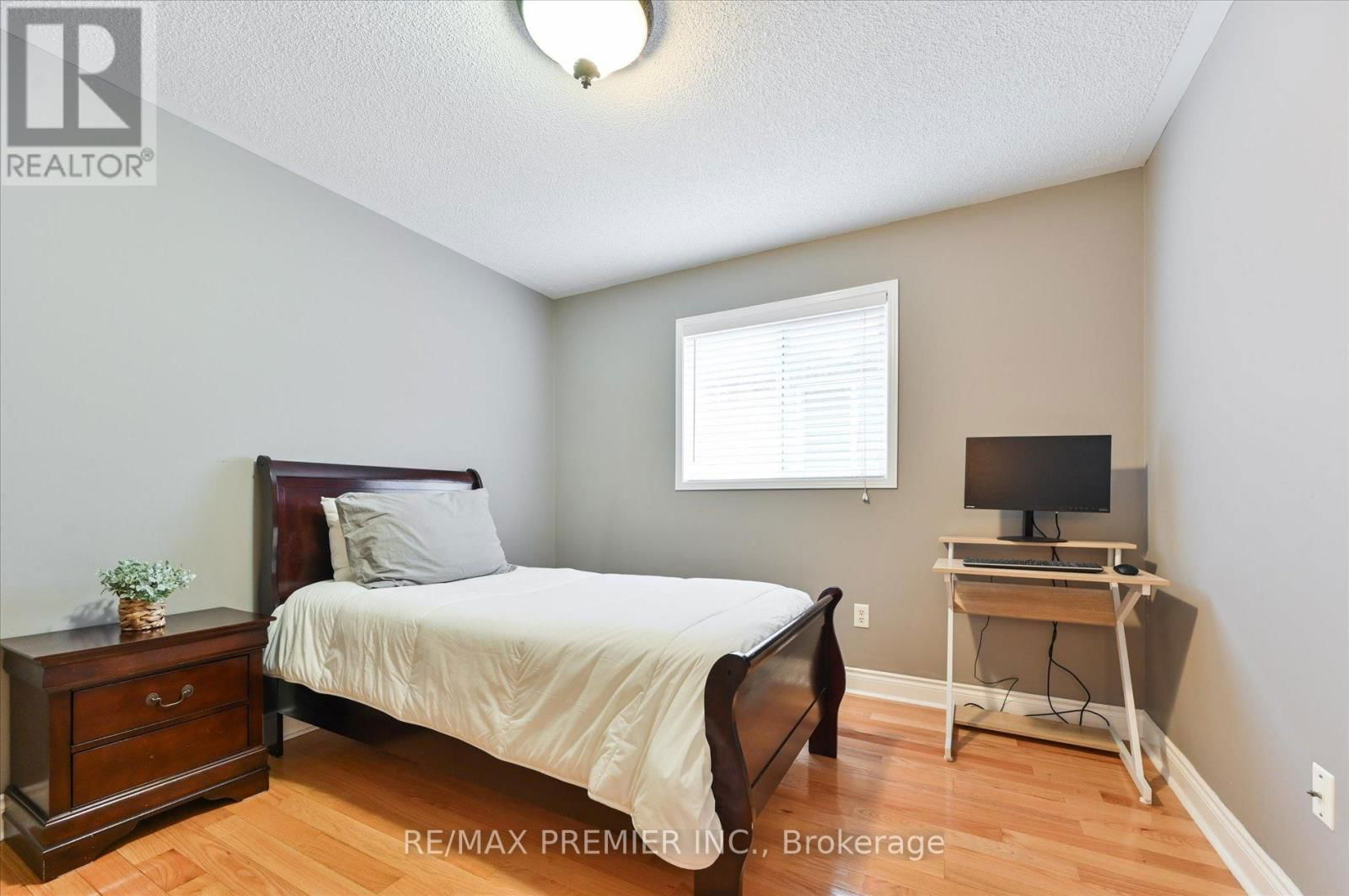 24 CULTURE CRESCENT Image 23