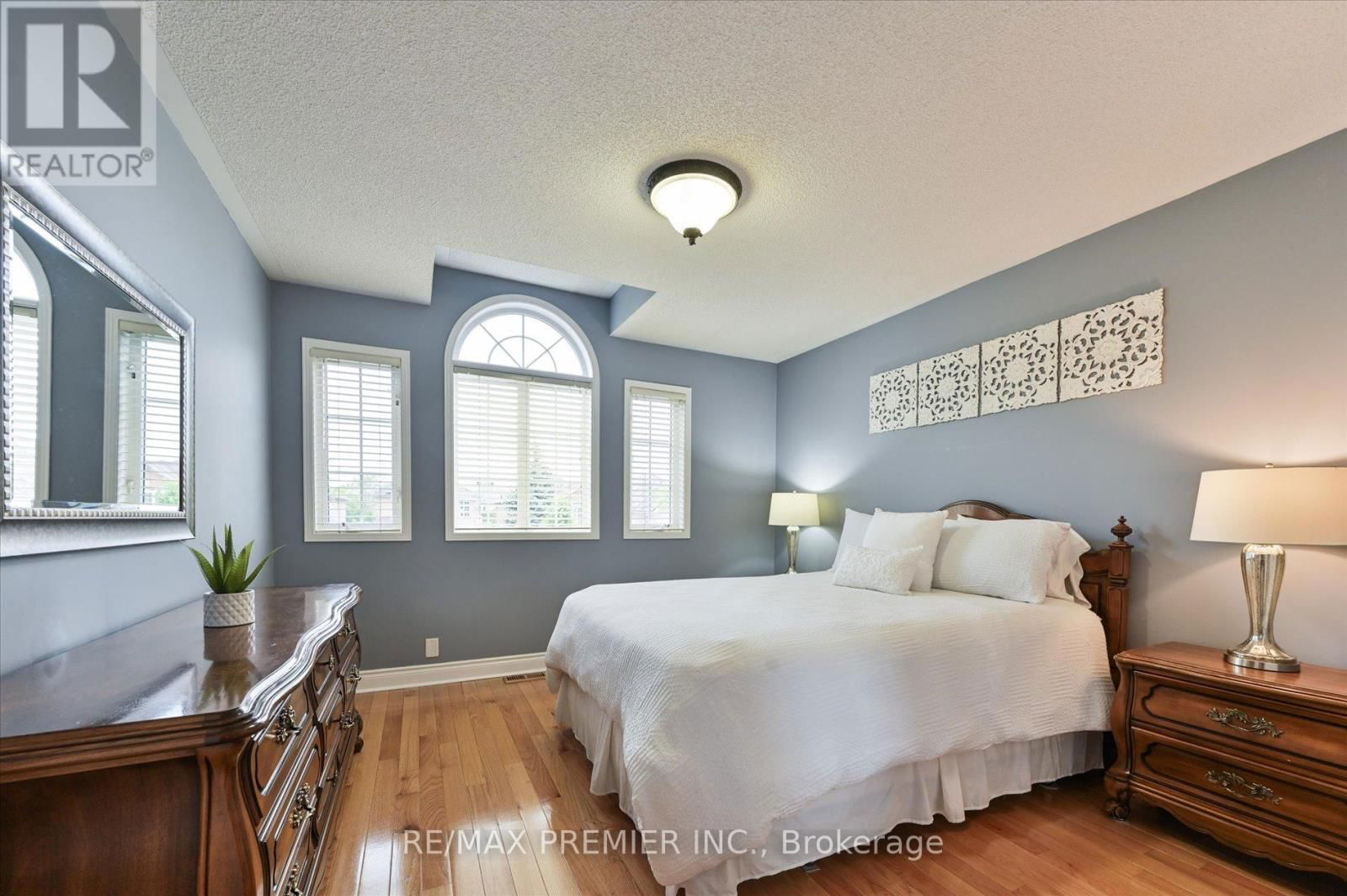 24 CULTURE CRESCENT Image 25