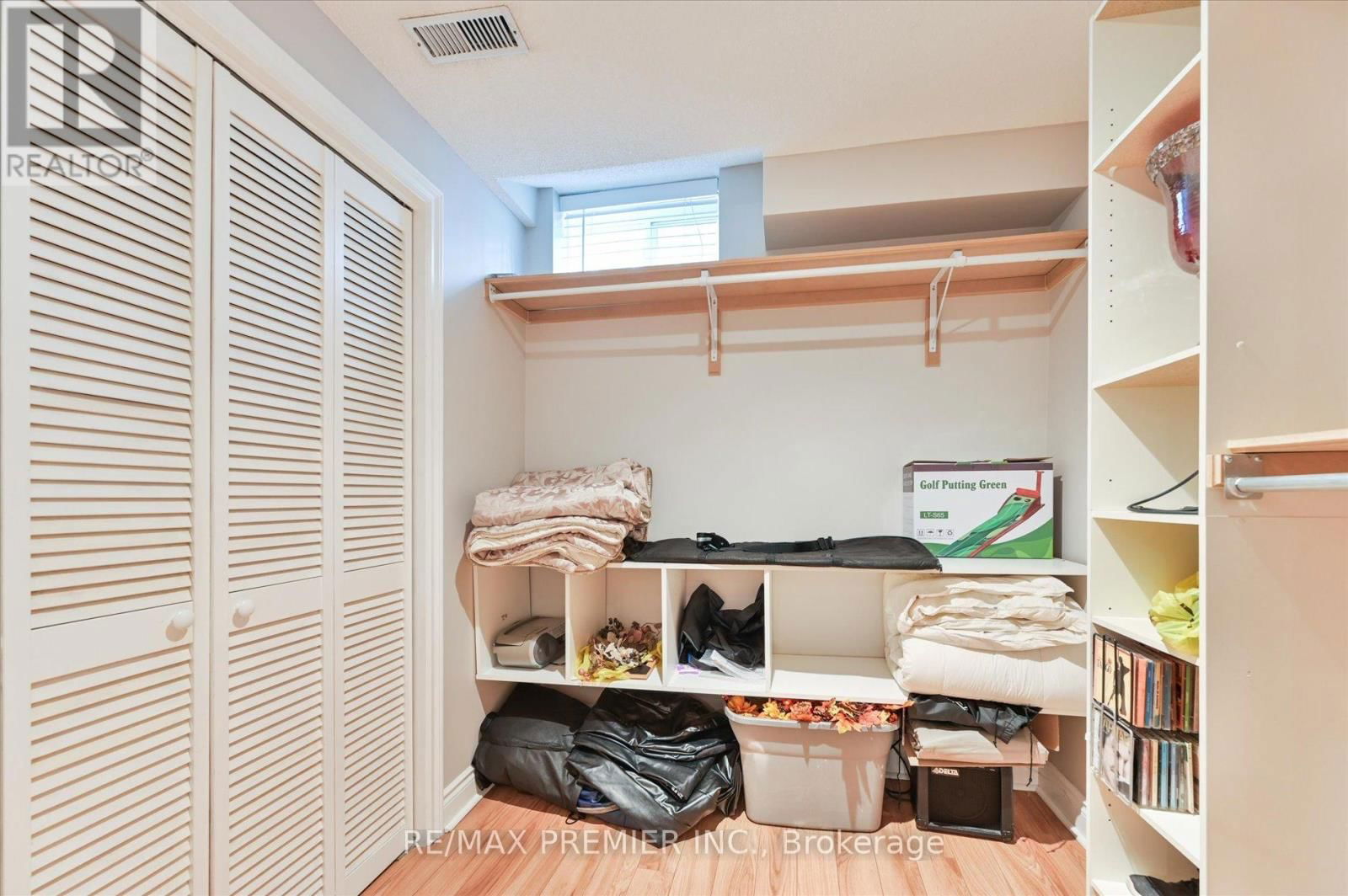 24 CULTURE CRESCENT Image 30