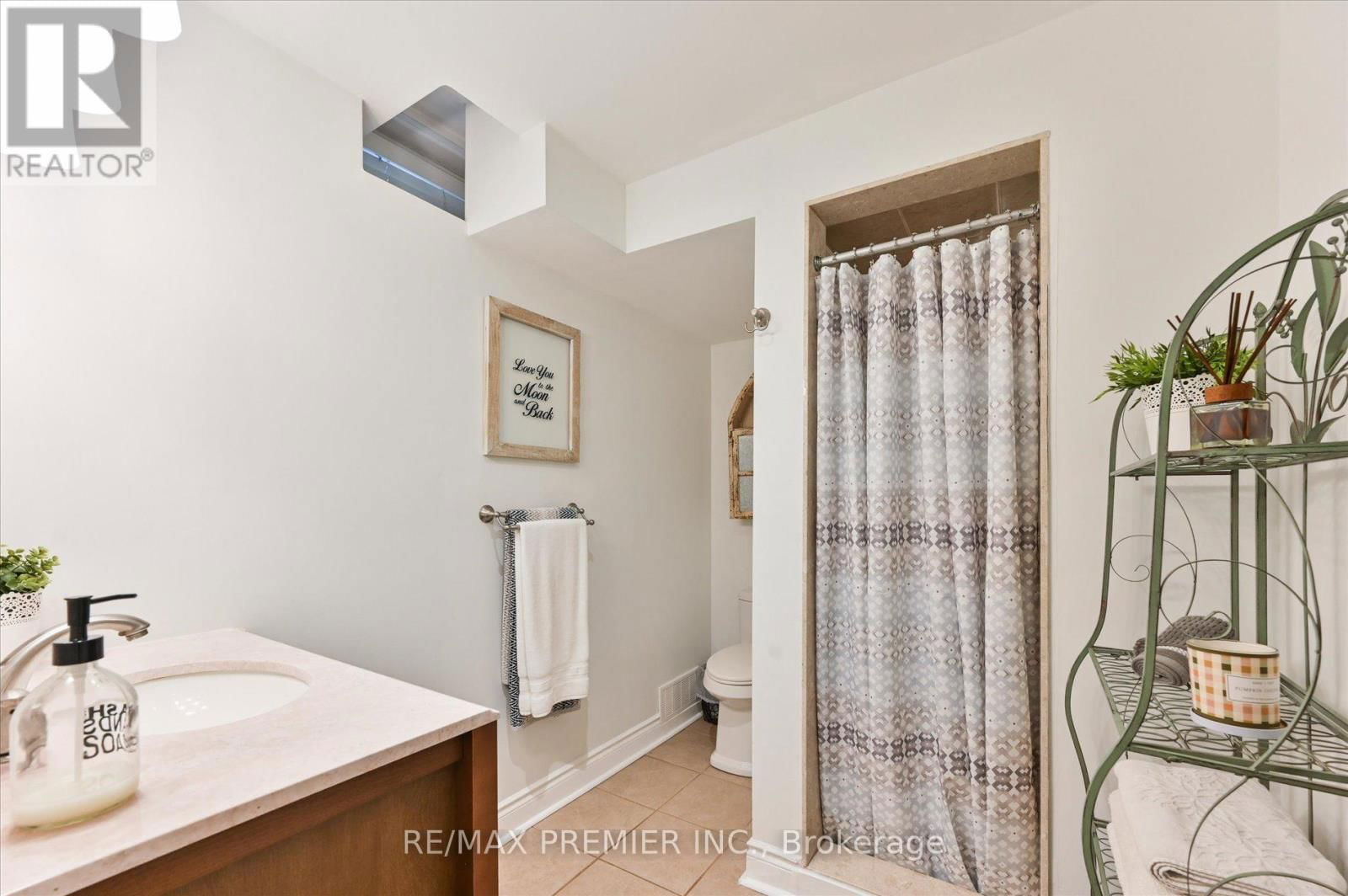 24 CULTURE CRESCENT Image 31