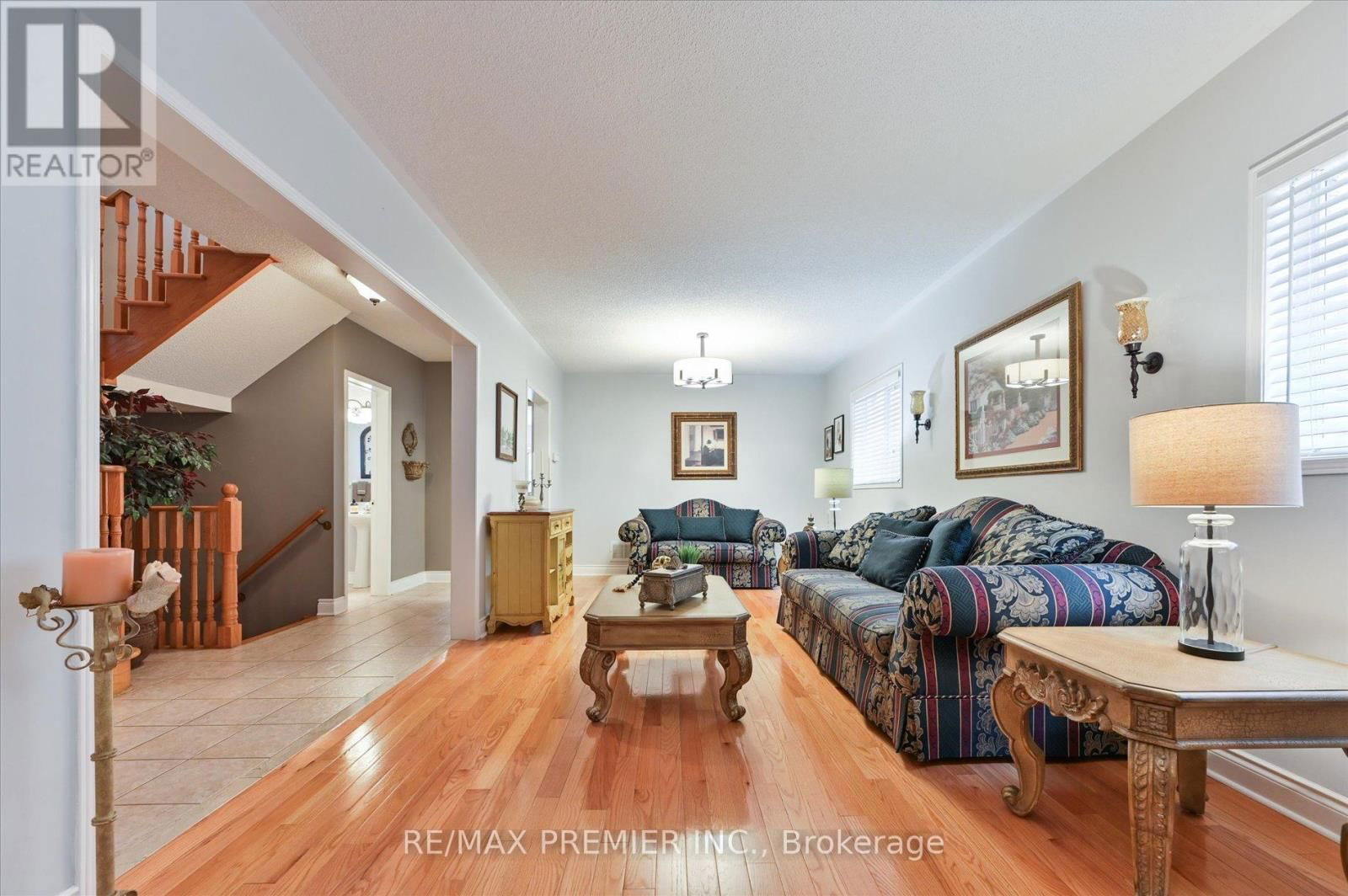 24 CULTURE CRESCENT Image 6