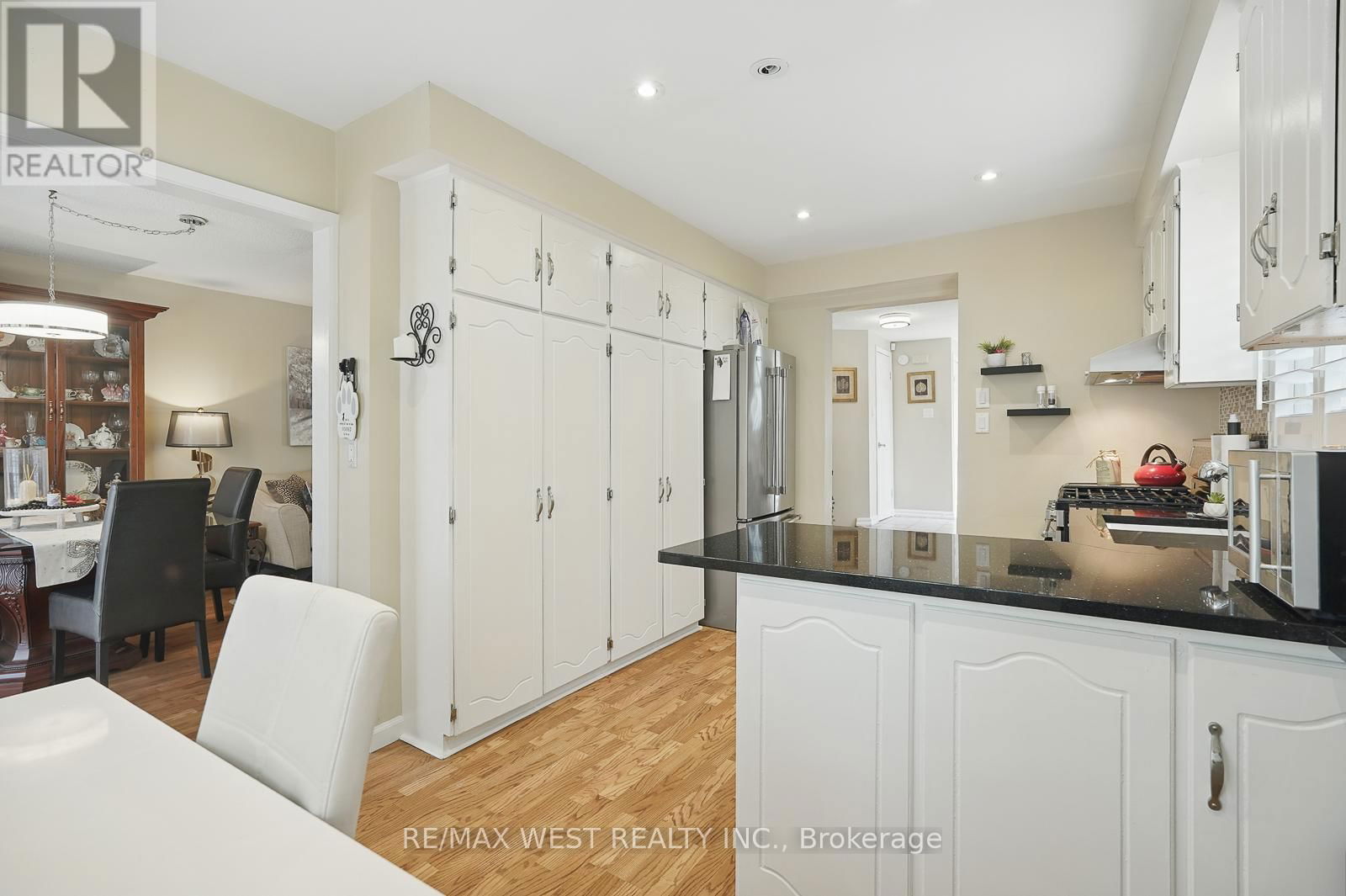 3060 ILOMAR COURT Image 19