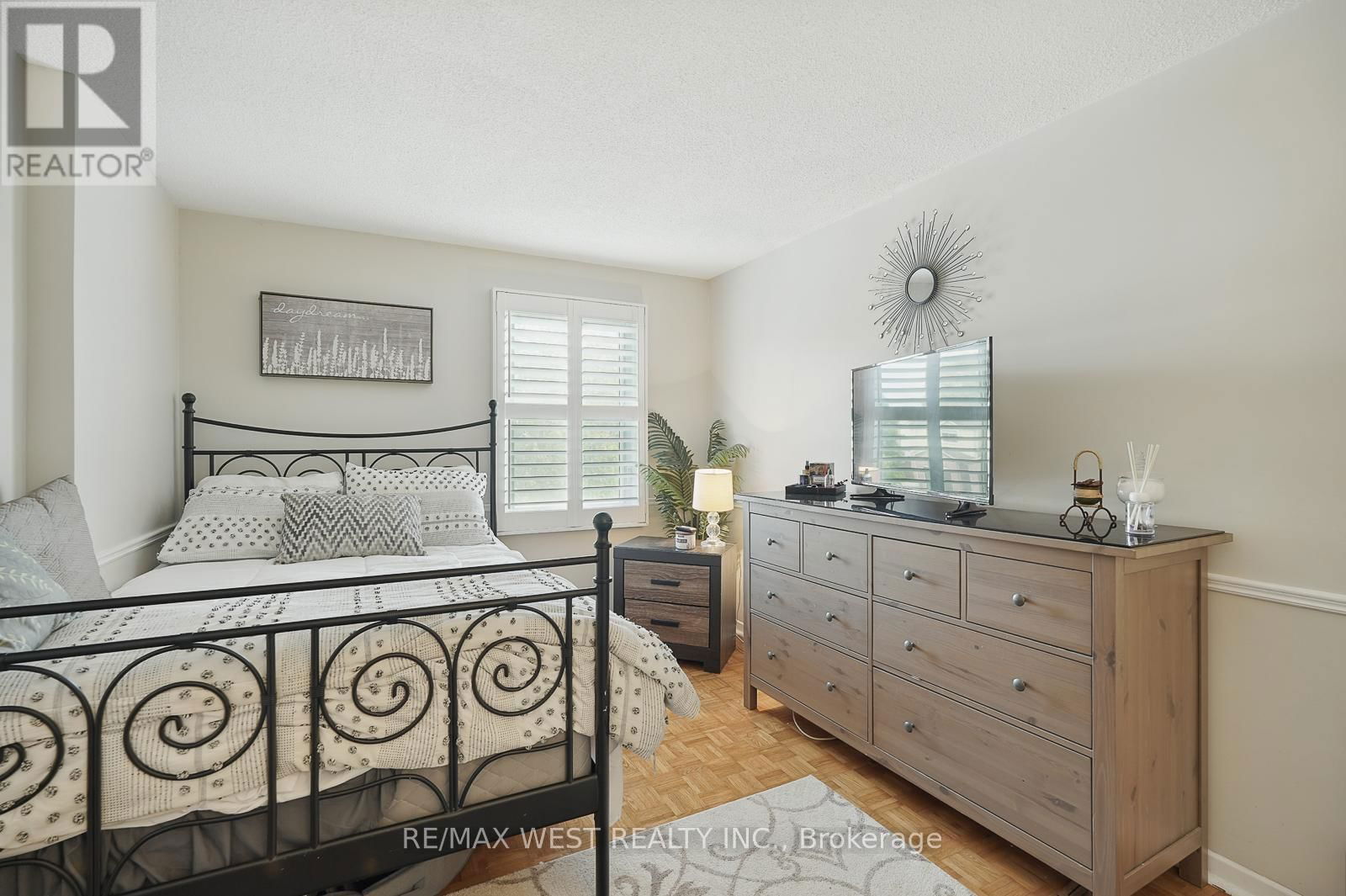3060 ILOMAR COURT Image 28