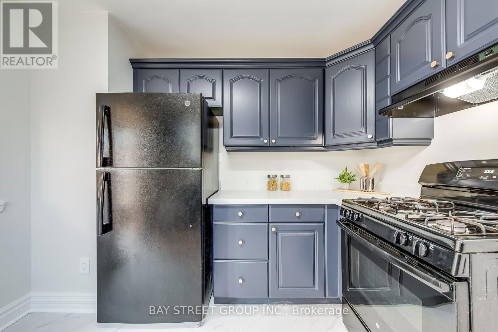 445 SAMFORD PLACE Image 18