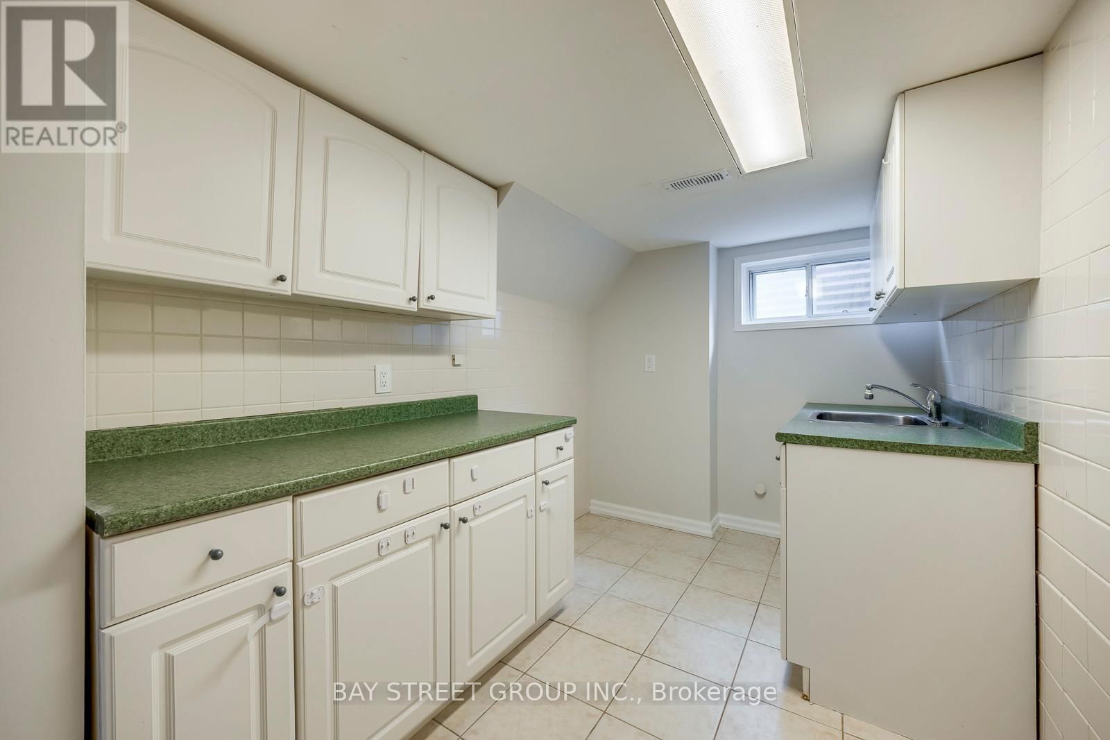 445 SAMFORD PLACE Image 31