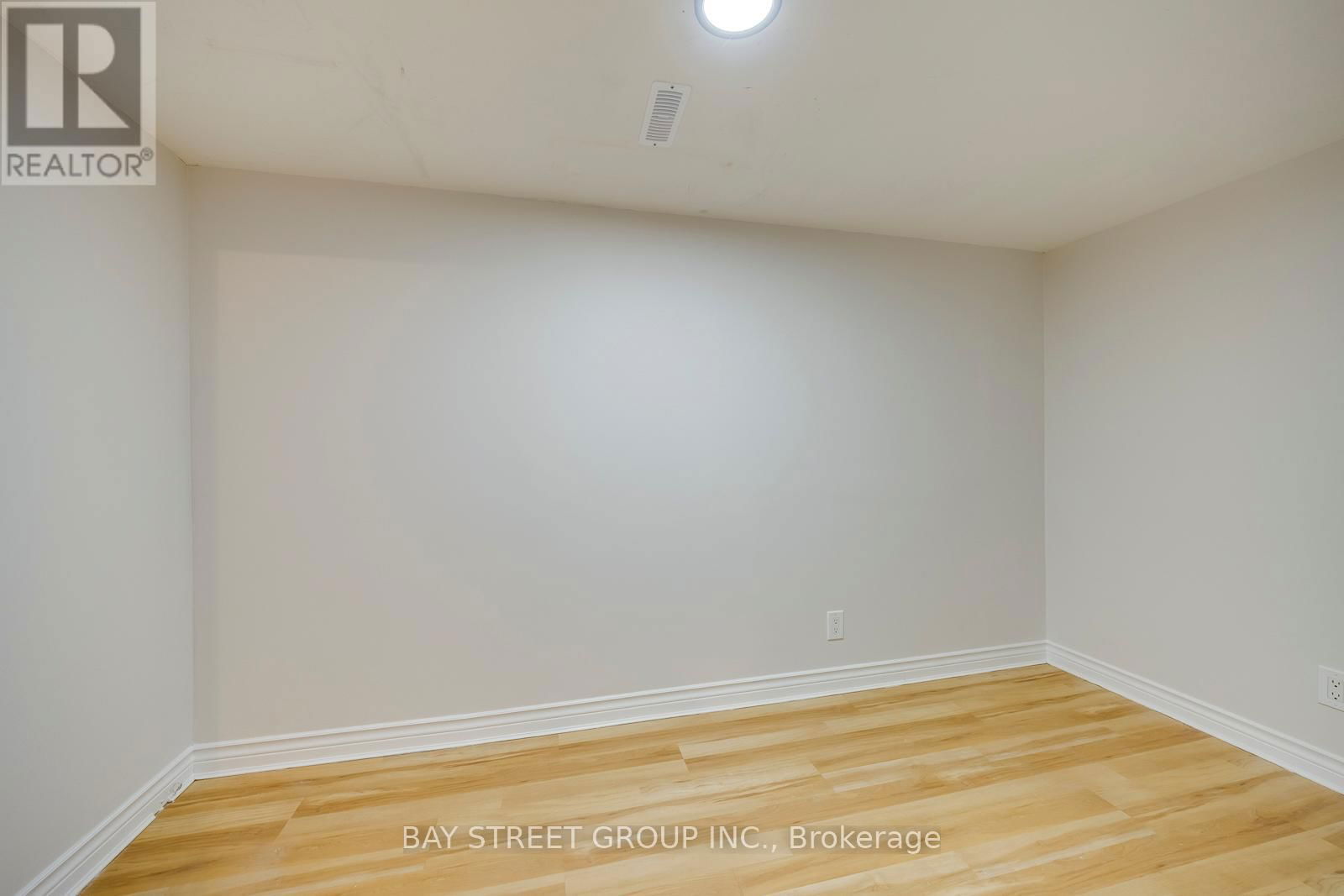 445 SAMFORD PLACE Image 33