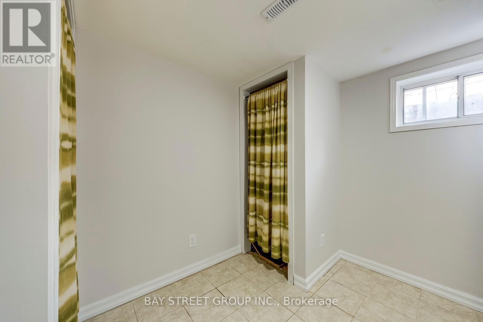 445 SAMFORD PLACE Image 34