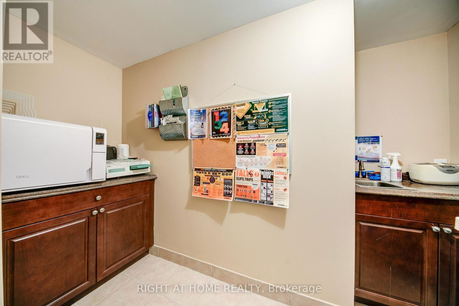 10 - 120 BRONTE ROAD Image 13