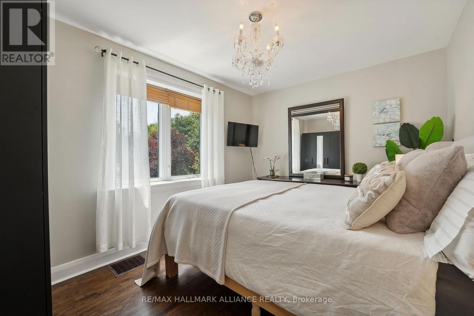 1089 CHURCHILL AVENUE Image 13