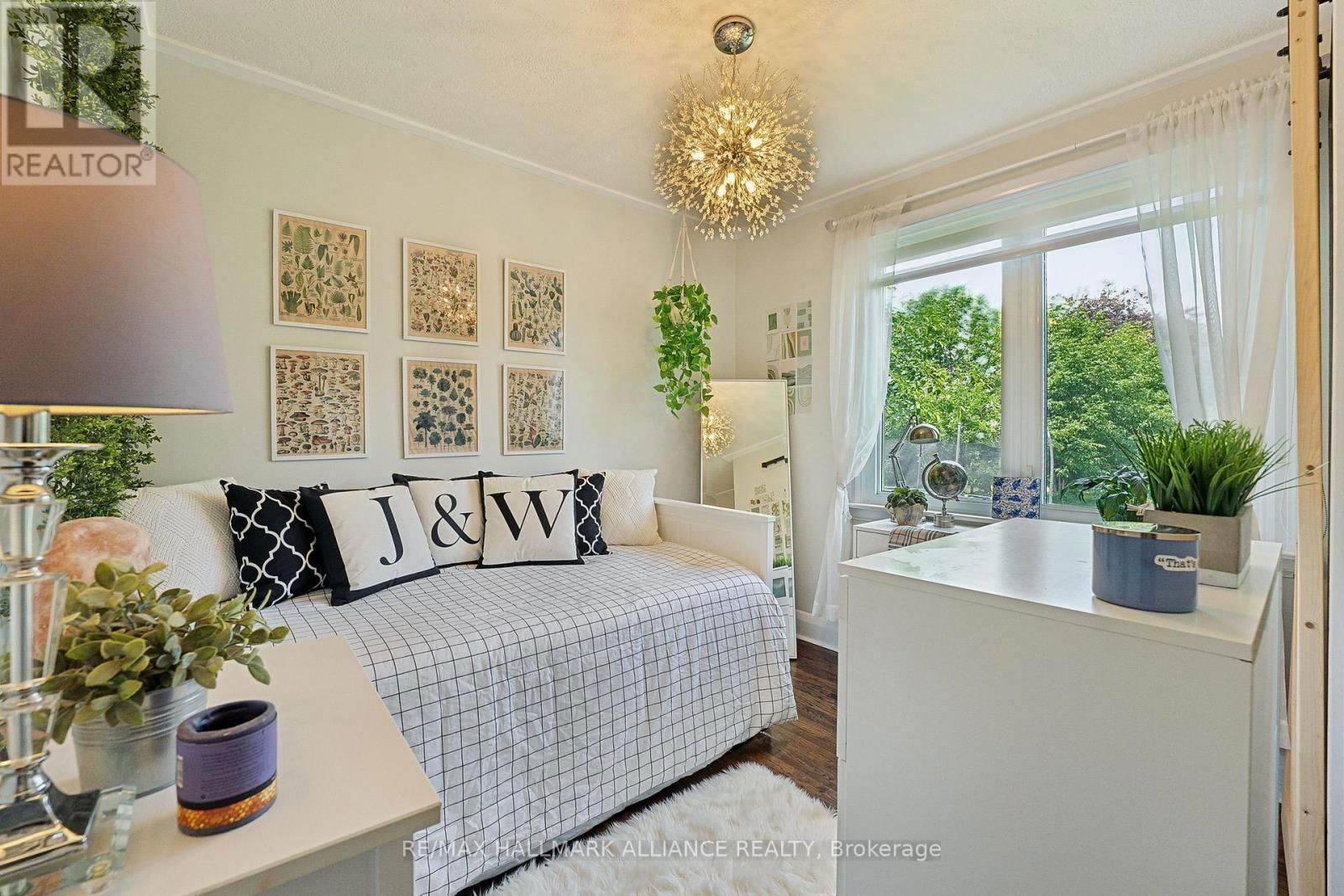 1089 CHURCHILL AVENUE Image 16