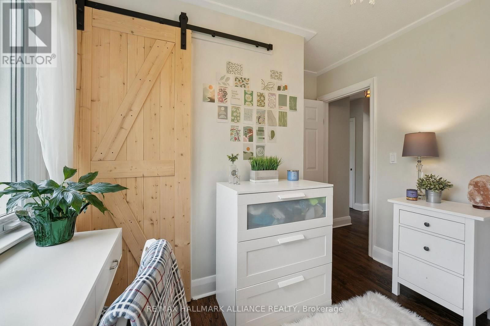 1089 CHURCHILL AVENUE Image 17