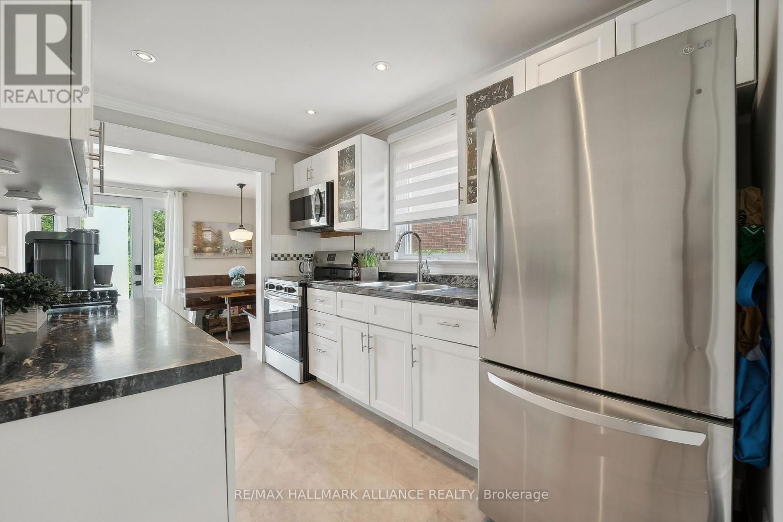 1089 CHURCHILL AVENUE Image 19