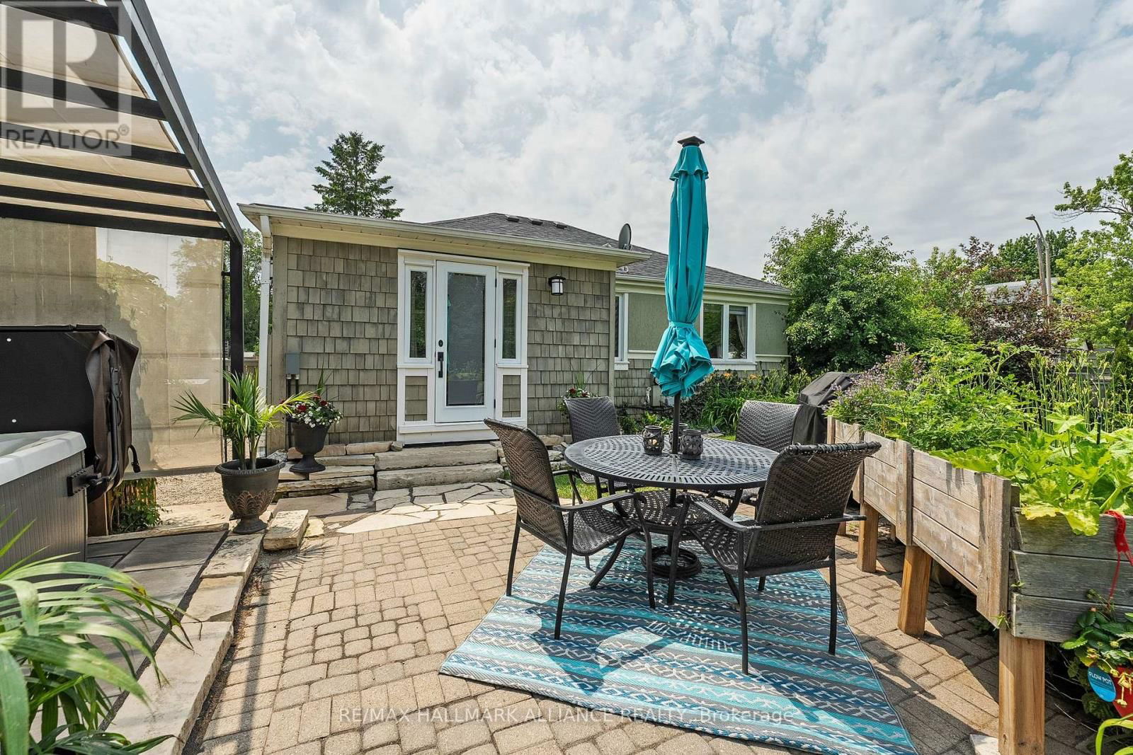 1089 CHURCHILL AVENUE Image 23