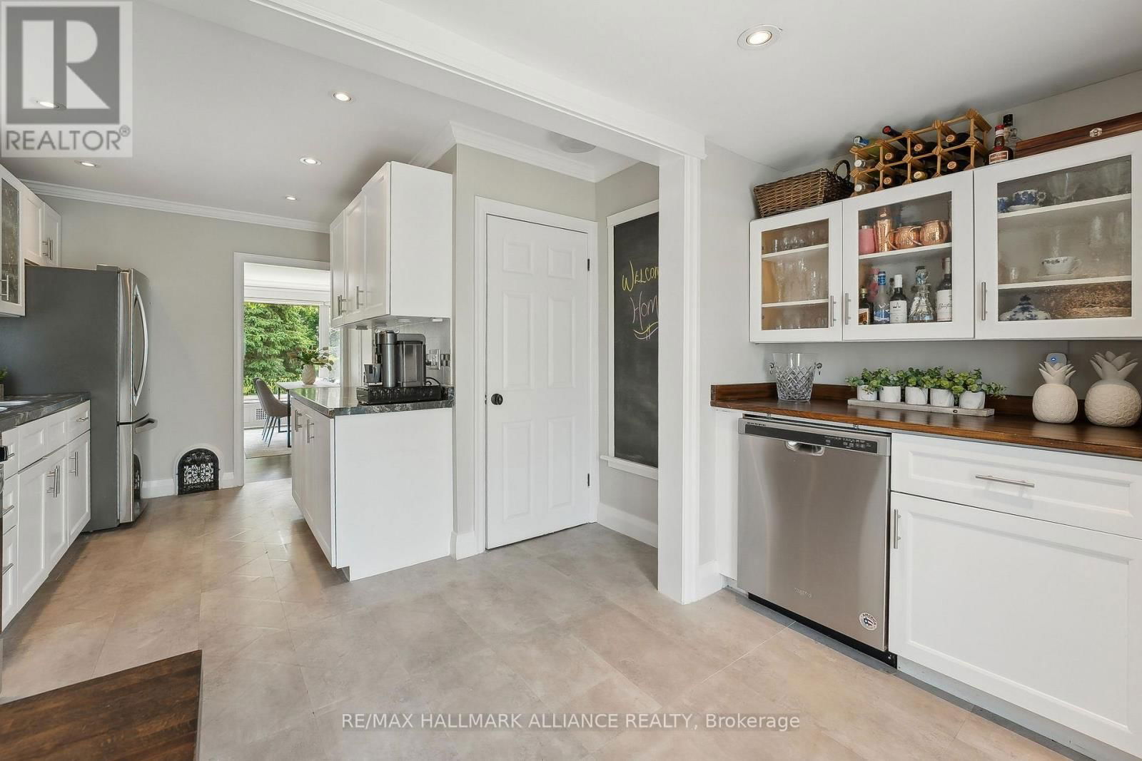 1089 CHURCHILL AVENUE Image 25