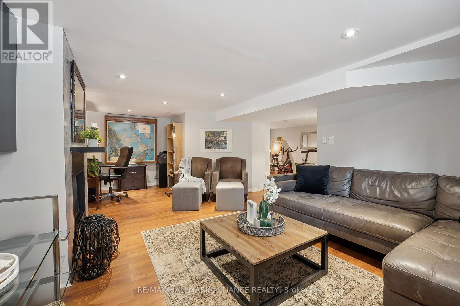 1089 CHURCHILL AVENUE Image 30