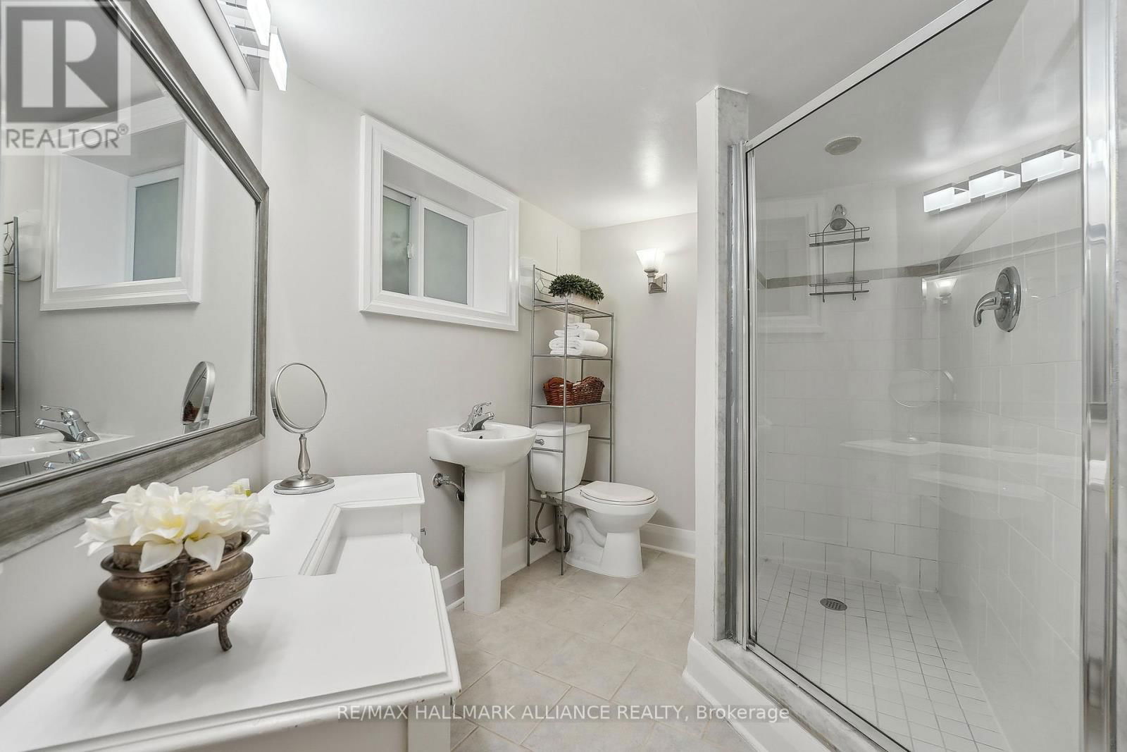 1089 CHURCHILL AVENUE Image 32
