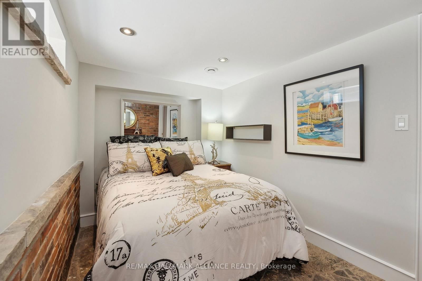 1089 CHURCHILL AVENUE Image 34