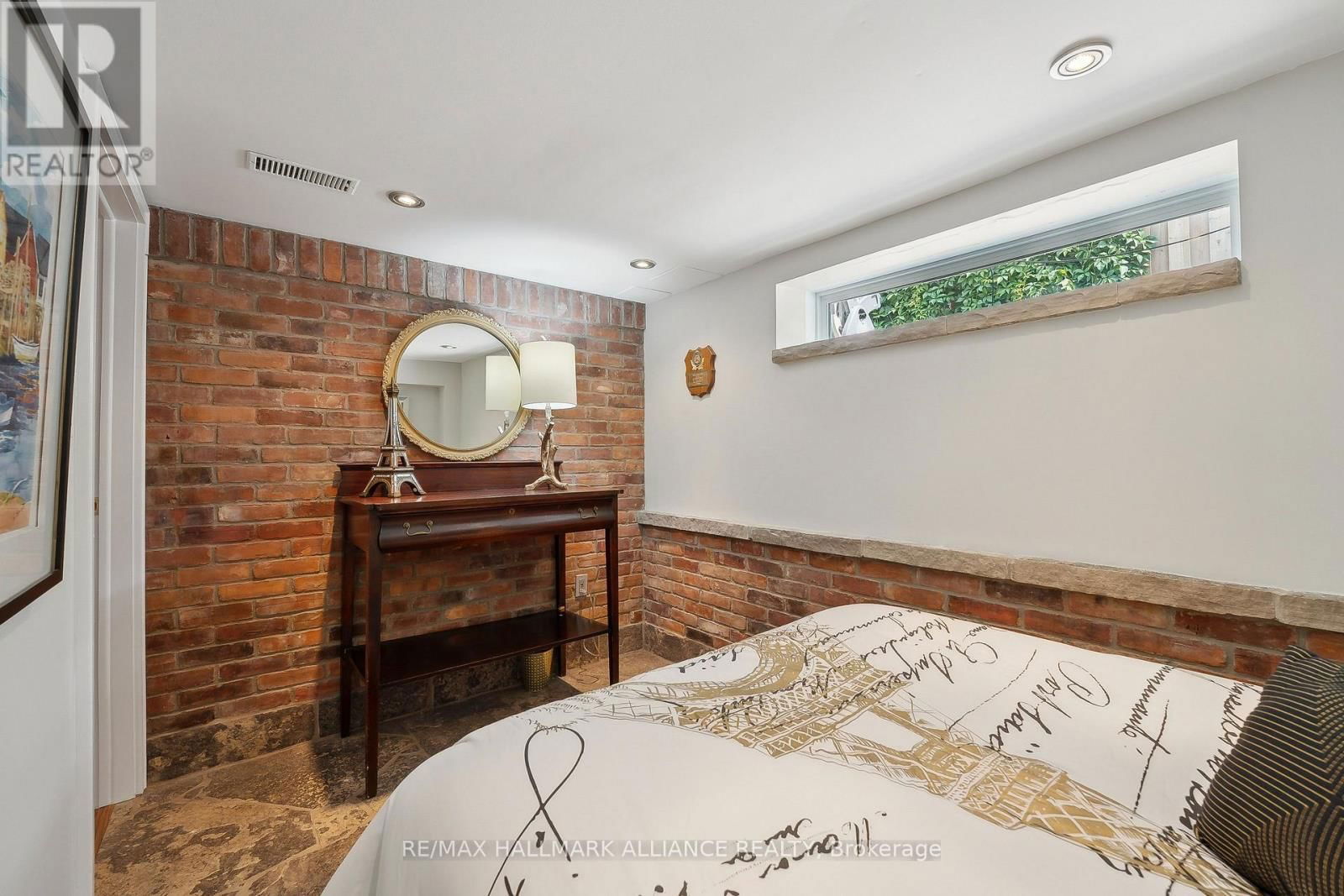 1089 CHURCHILL AVENUE Image 35