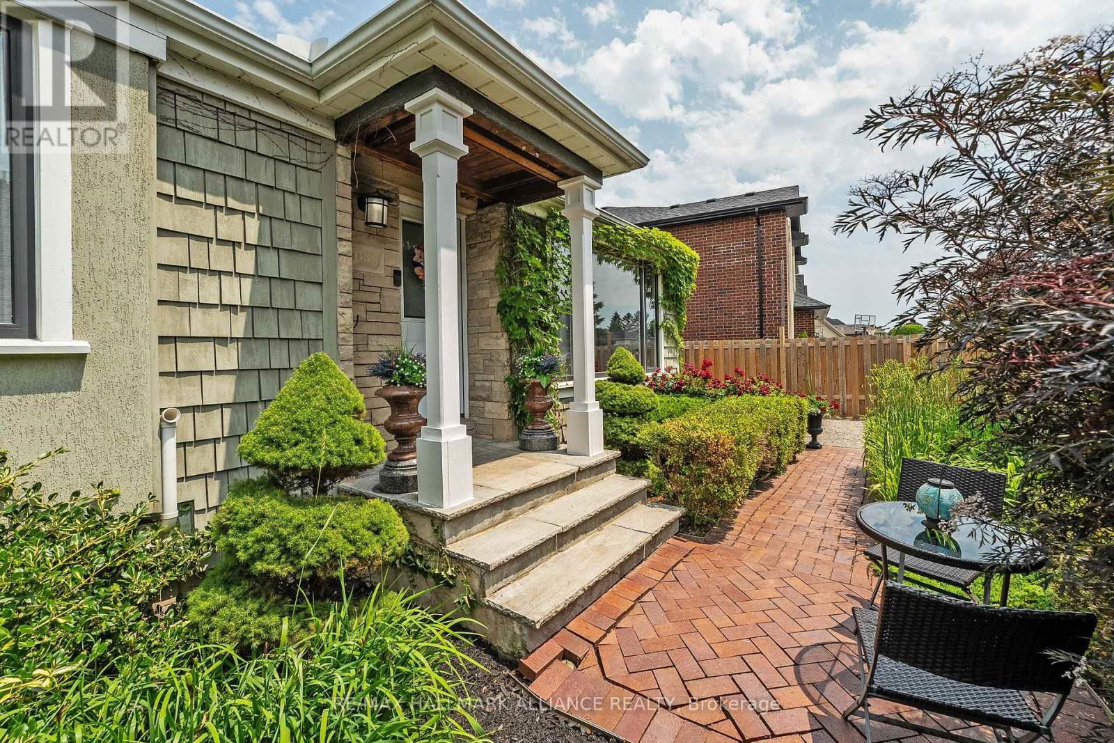 1089 CHURCHILL AVENUE Image 6