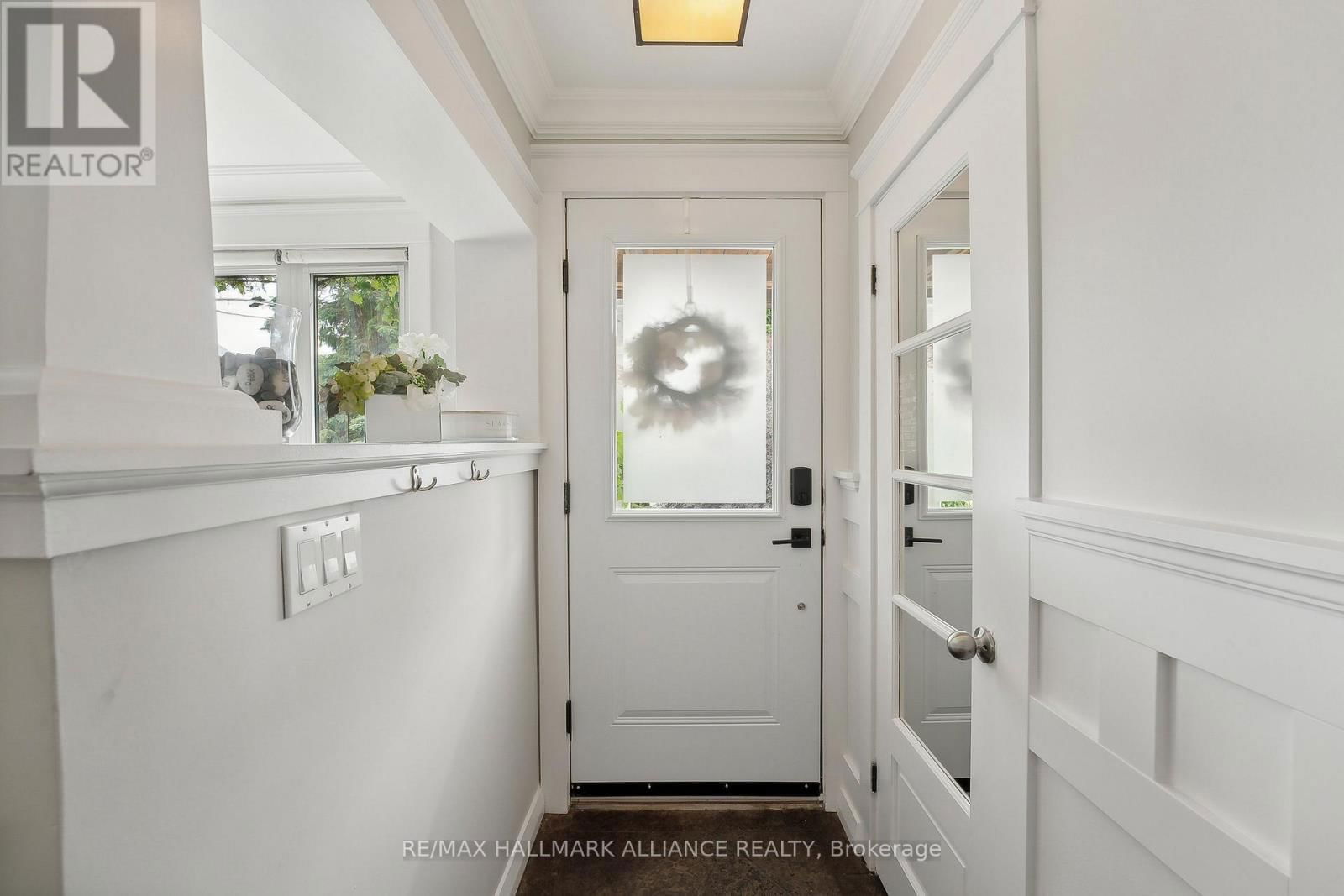 1089 CHURCHILL AVENUE Image 7