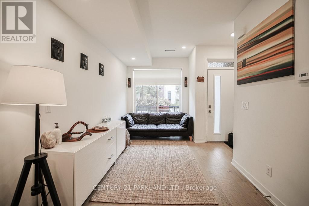 102 - 110 CANON JACKSON DRIVE Image 2