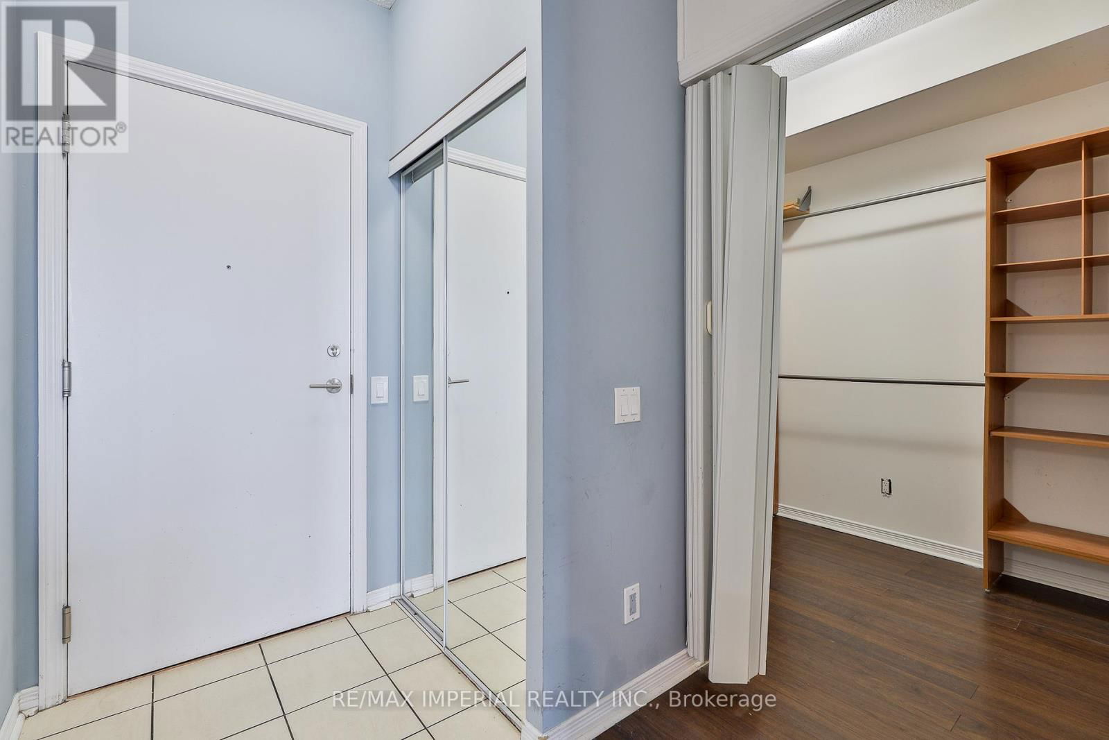 2403 - 60 HEINTZMAN STREET Image 3