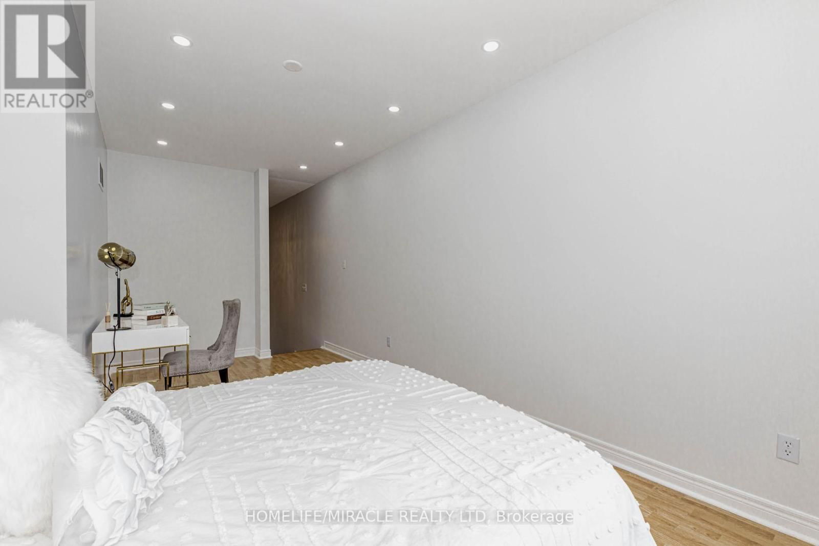 41 SUNNY GLEN CRESCENT Image 25