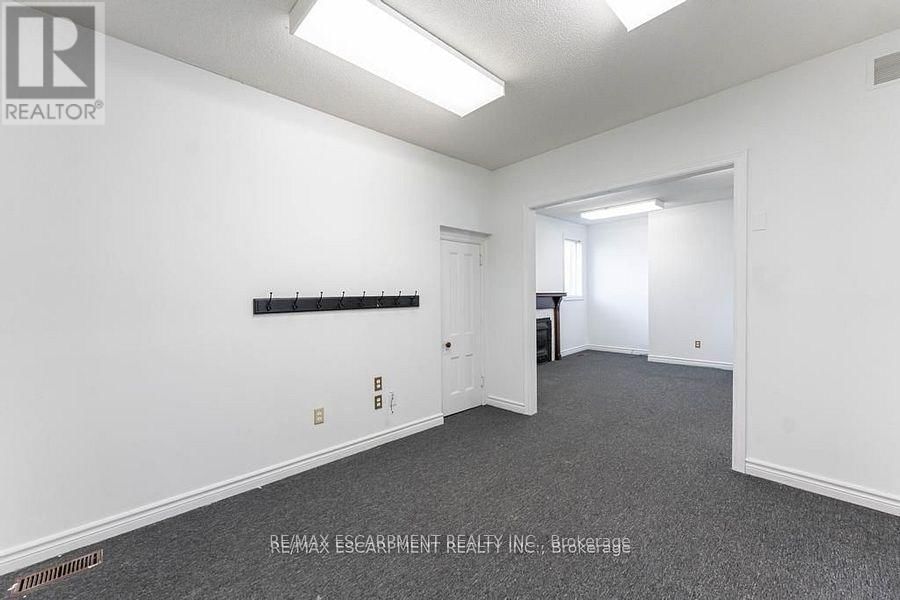 Main Floor - 923 BRANT STREET Image 9