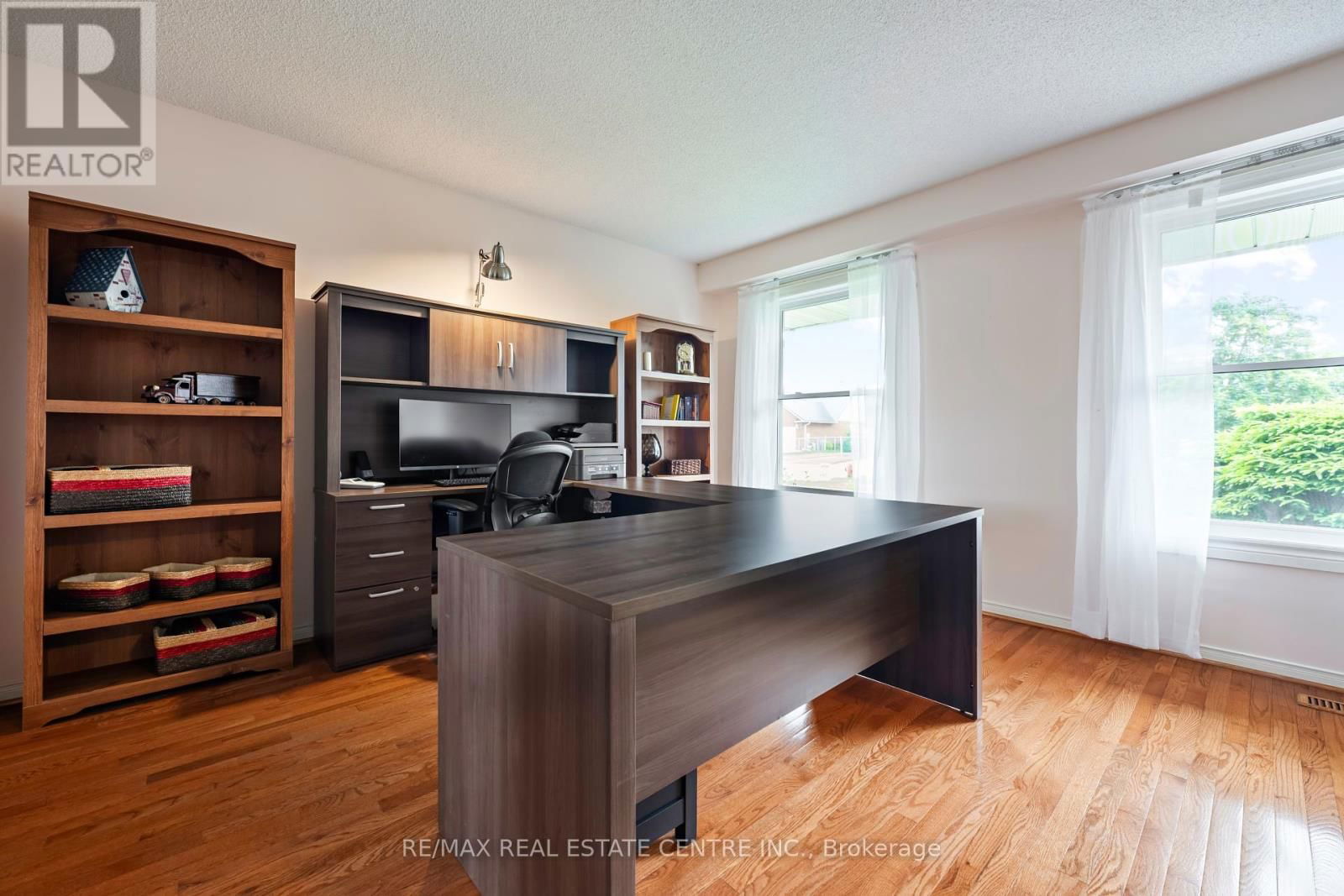 8 PASSMORE AVENUE Image 14