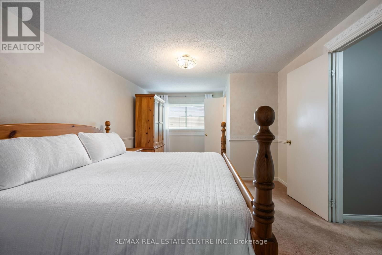 8 PASSMORE AVENUE Image 27