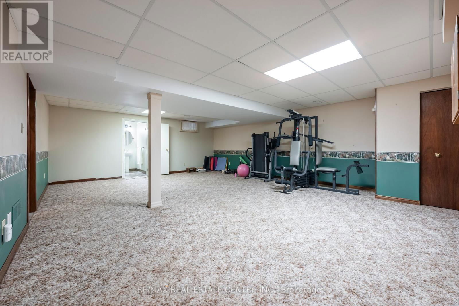 8 PASSMORE AVENUE Image 34