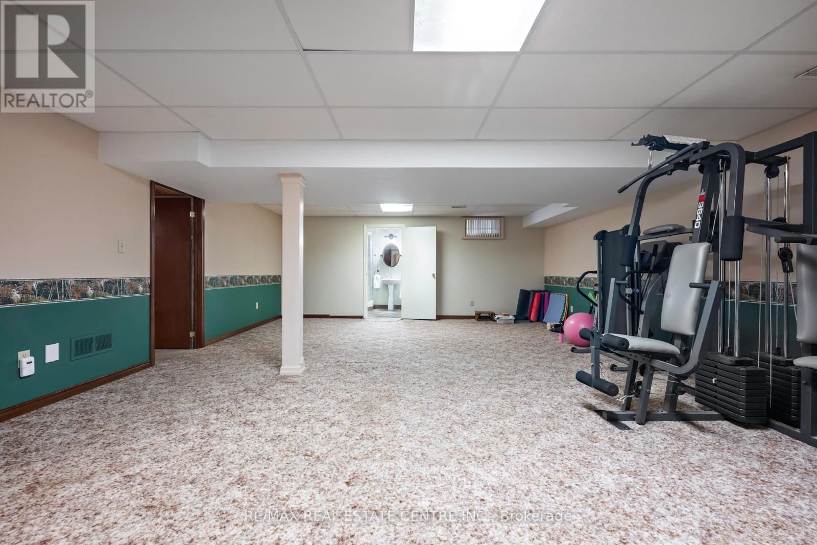 8 PASSMORE AVENUE Image 36