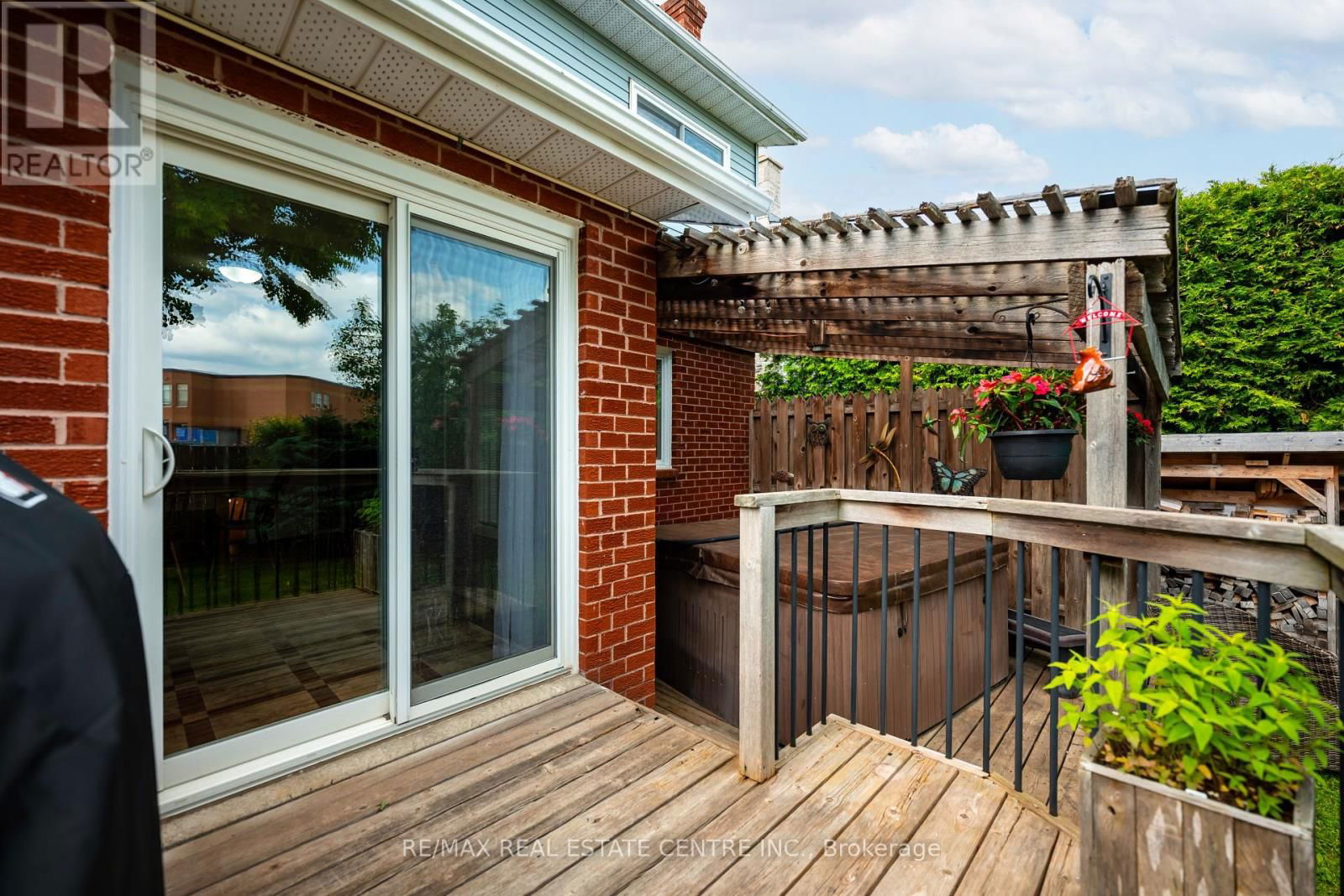 8 PASSMORE AVENUE Image 9