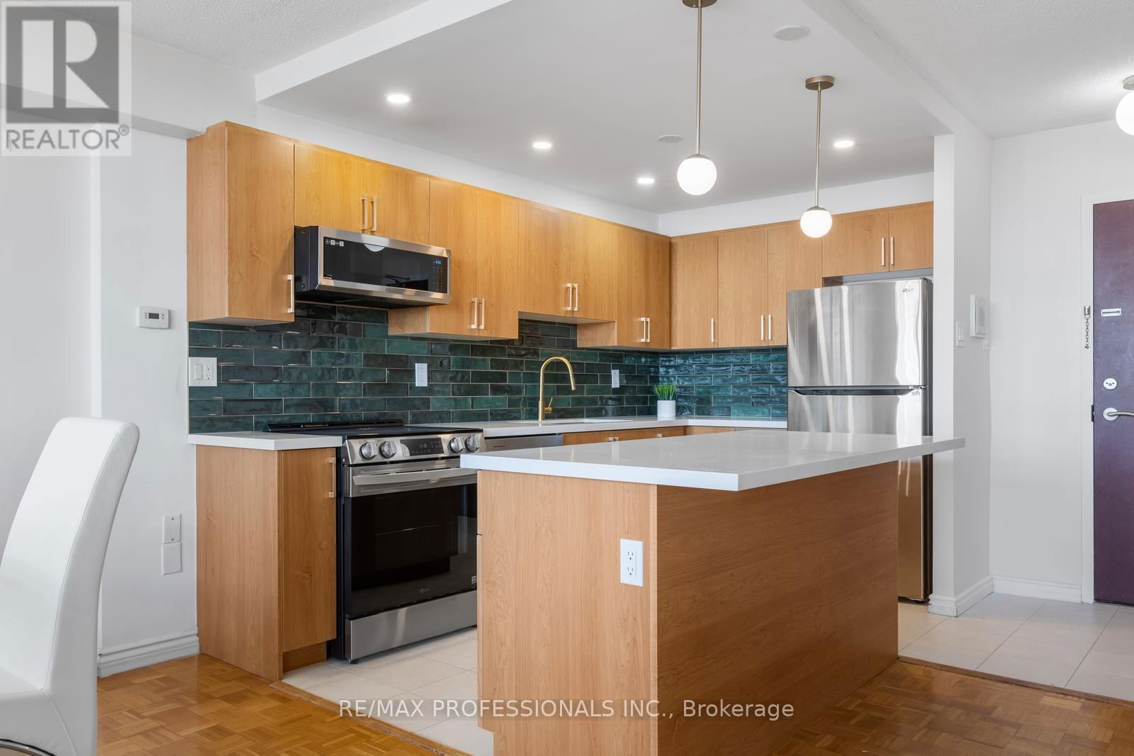 2107 - 360 RIDELLE AVENUE Image 6