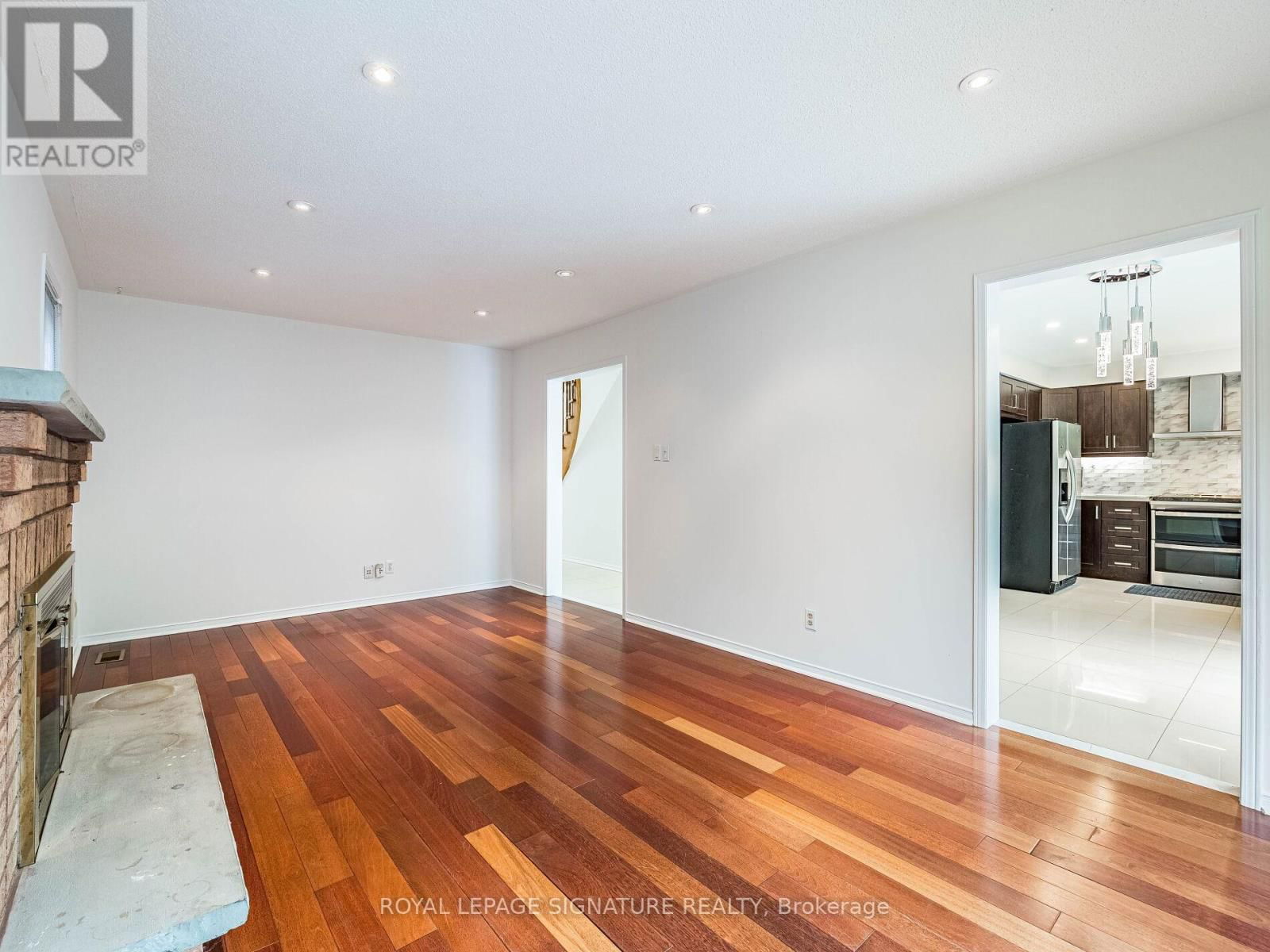 86 VALONIA DRIVE Image 18