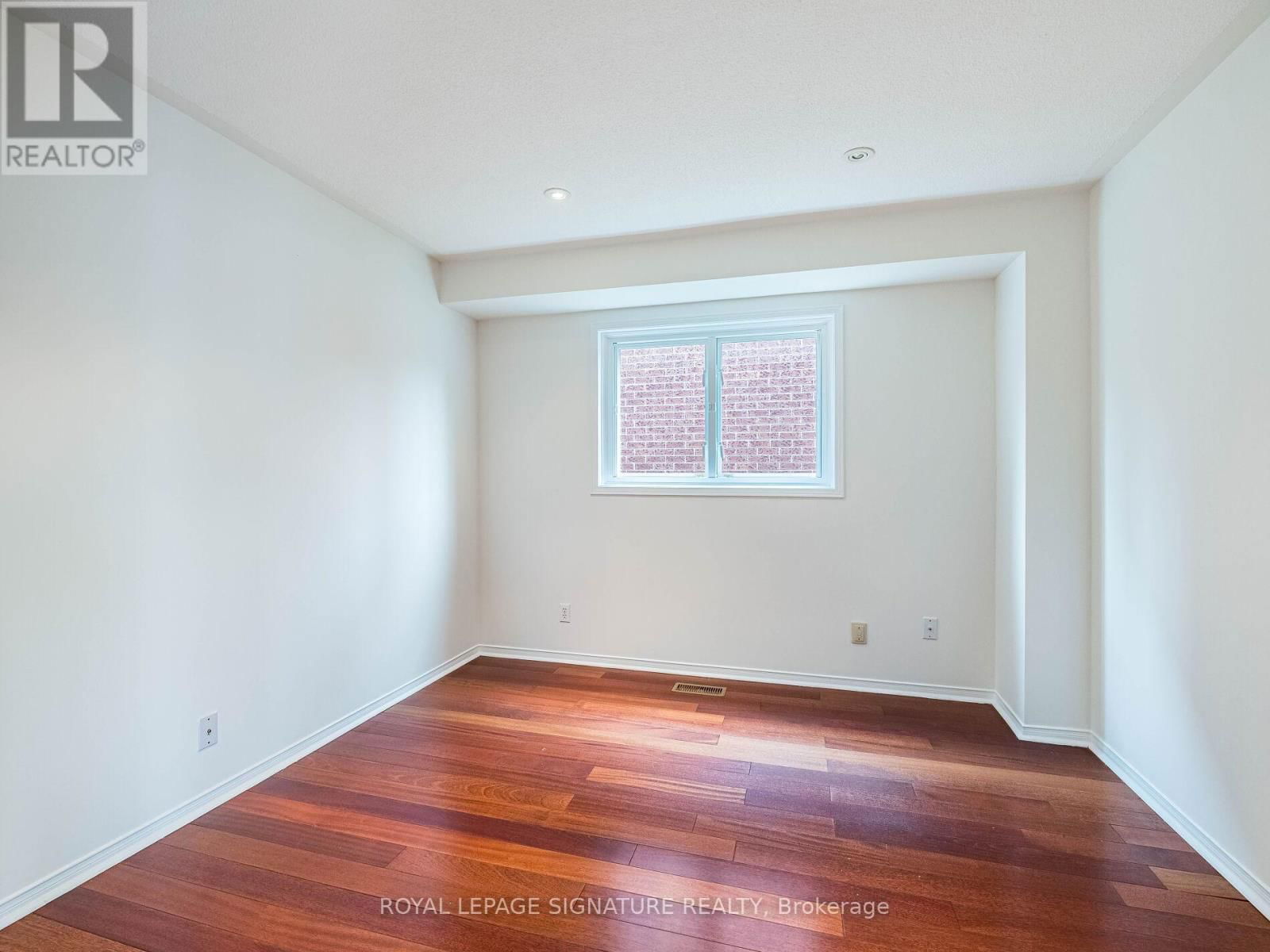 86 VALONIA DRIVE Image 20