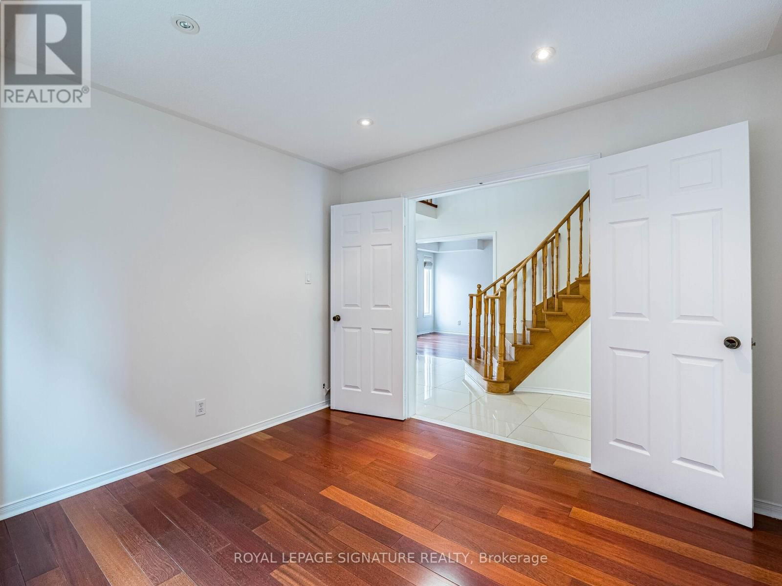 86 VALONIA DRIVE Image 21