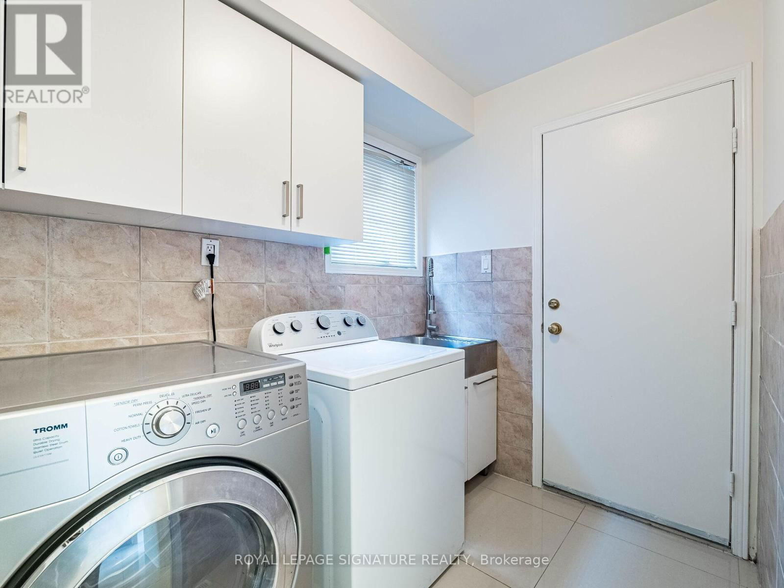 86 VALONIA DRIVE Image 22