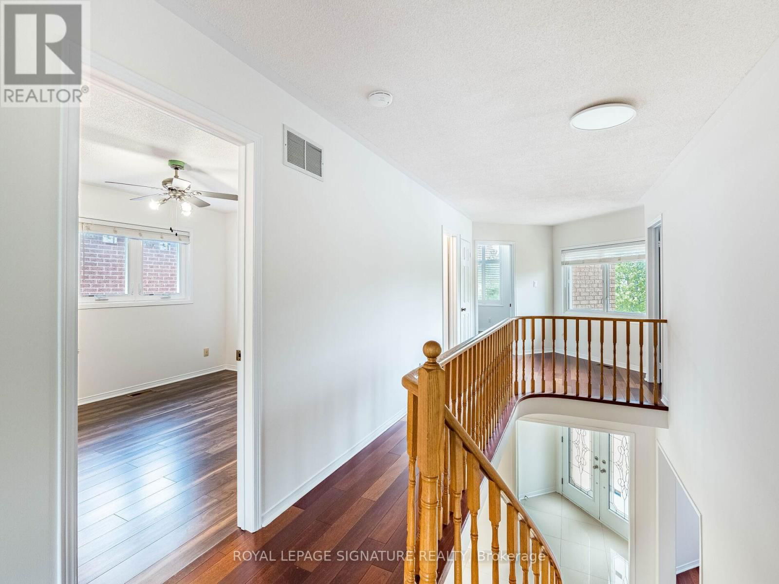 86 VALONIA DRIVE Image 24