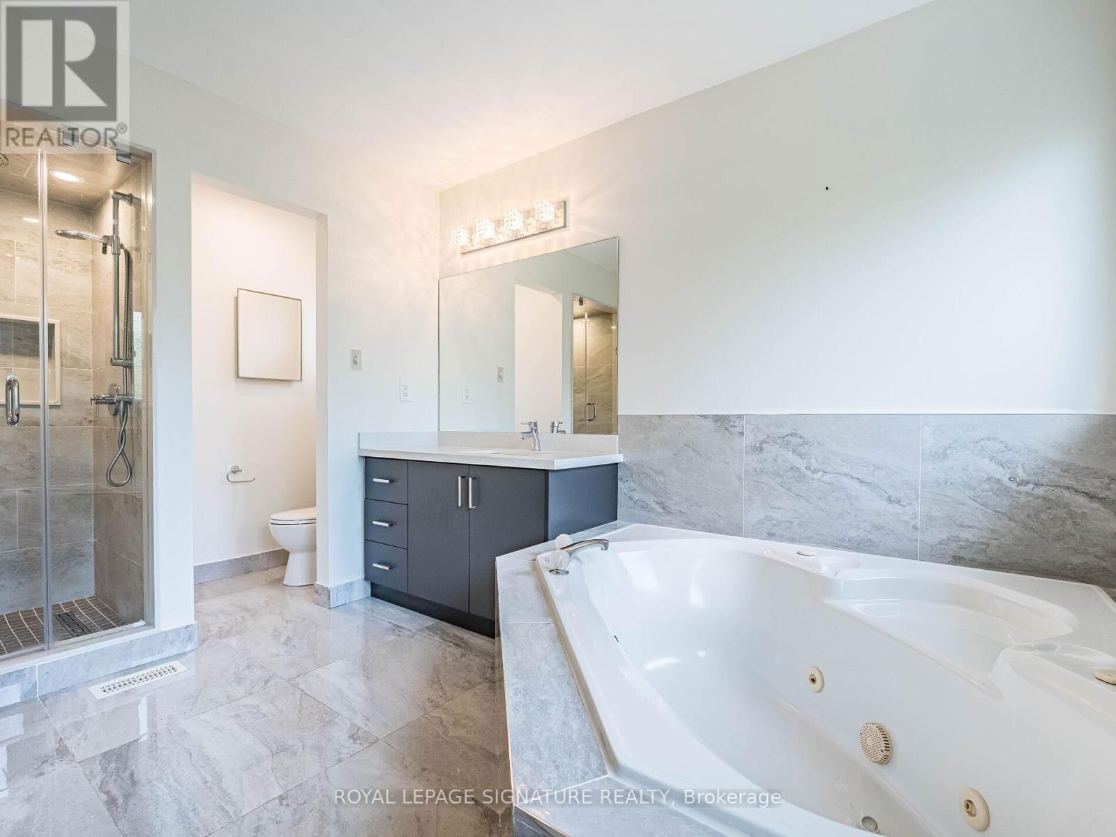 86 VALONIA DRIVE Image 28