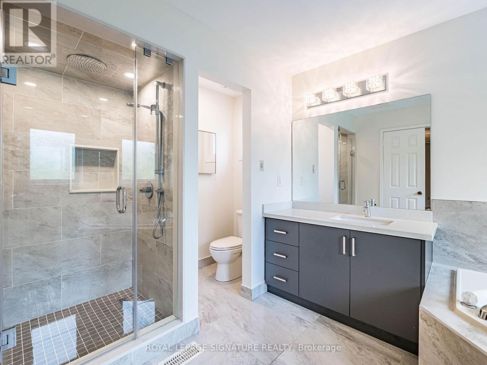 86 VALONIA DRIVE Image 29