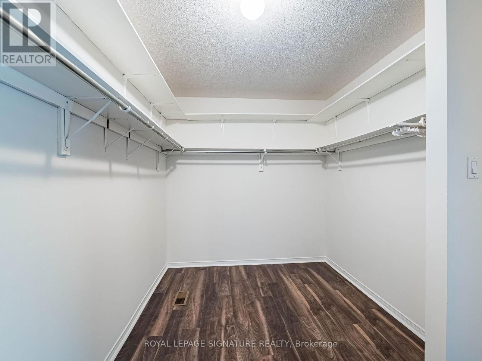 86 VALONIA DRIVE Image 31