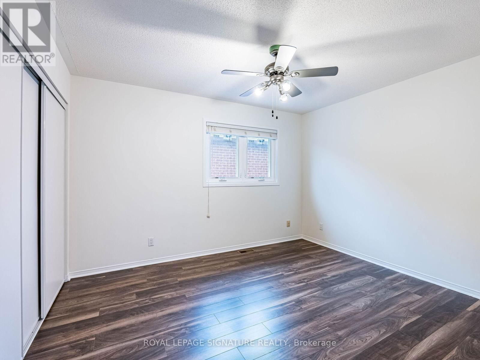 86 VALONIA DRIVE Image 32