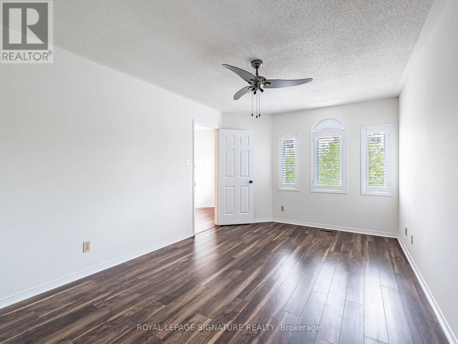 86 VALONIA DRIVE Image 34