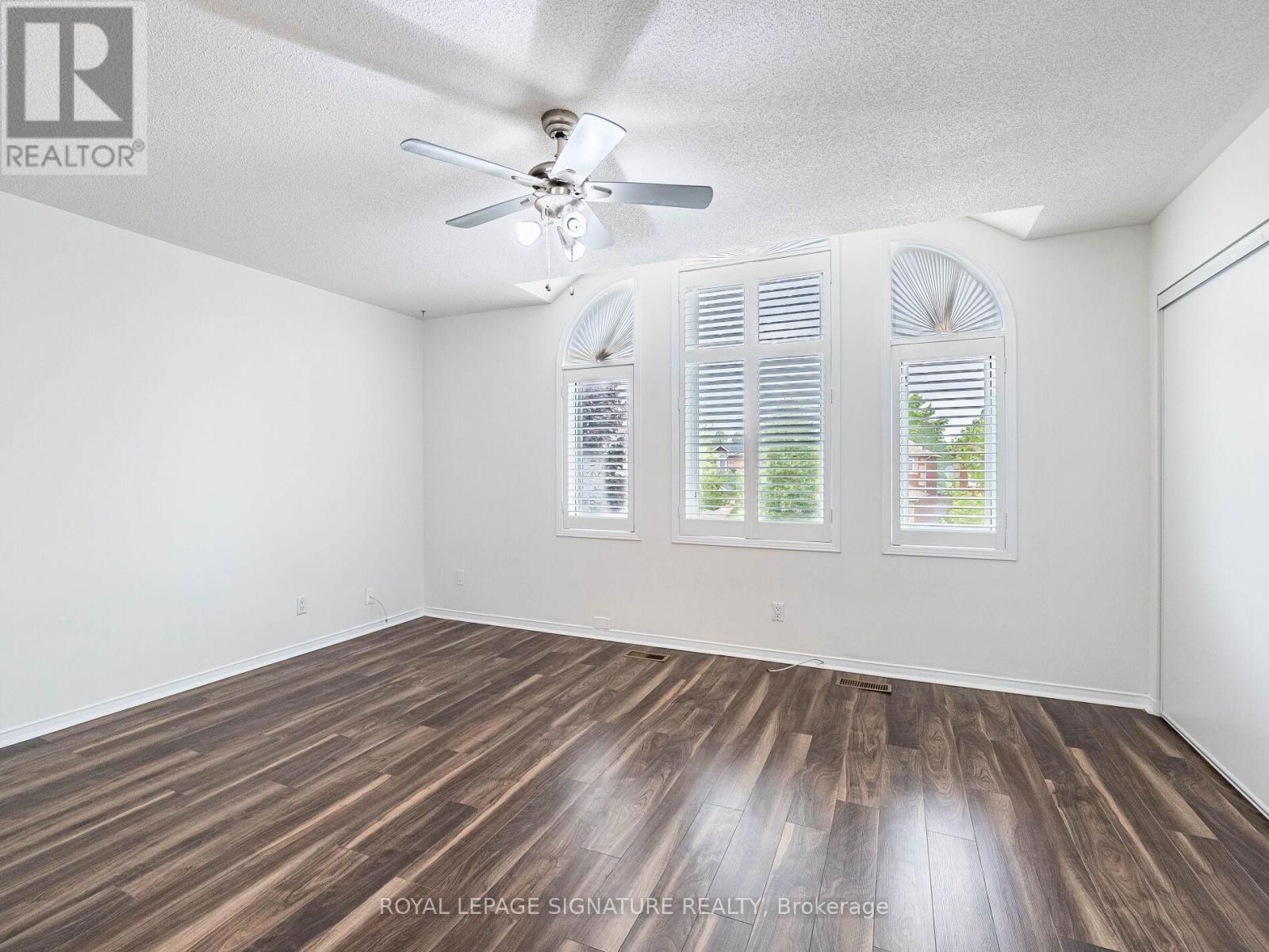 86 VALONIA DRIVE Image 37