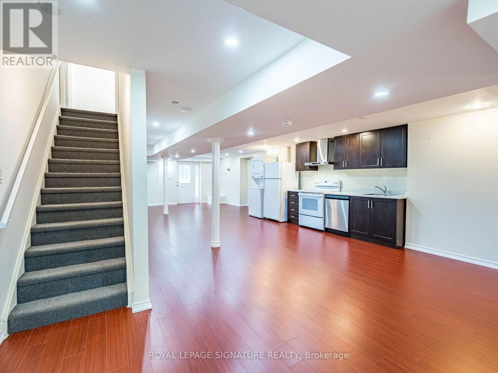 86 VALONIA DRIVE Image 40