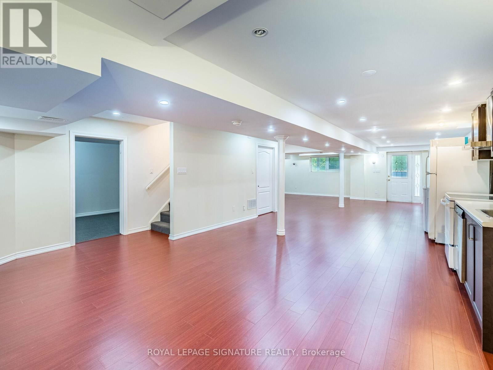 86 VALONIA DRIVE Image 41