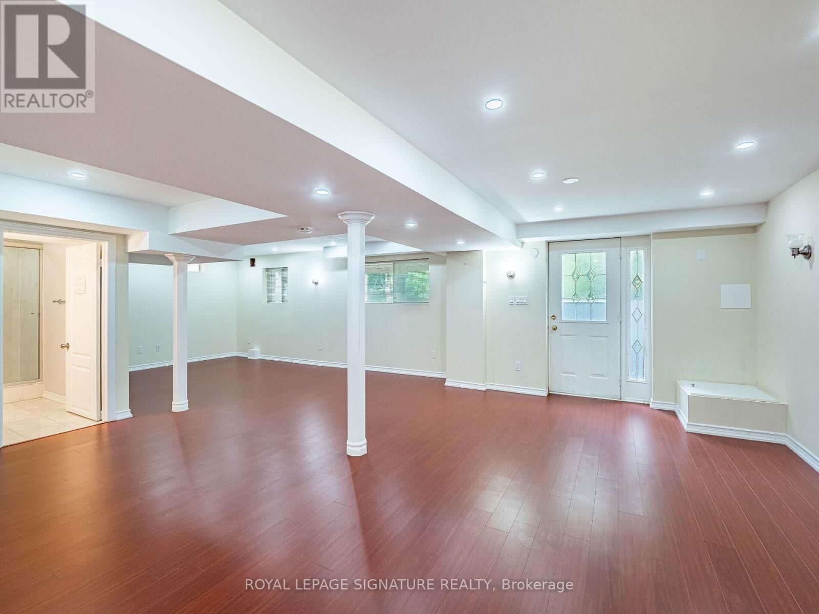 86 VALONIA DRIVE Image 44