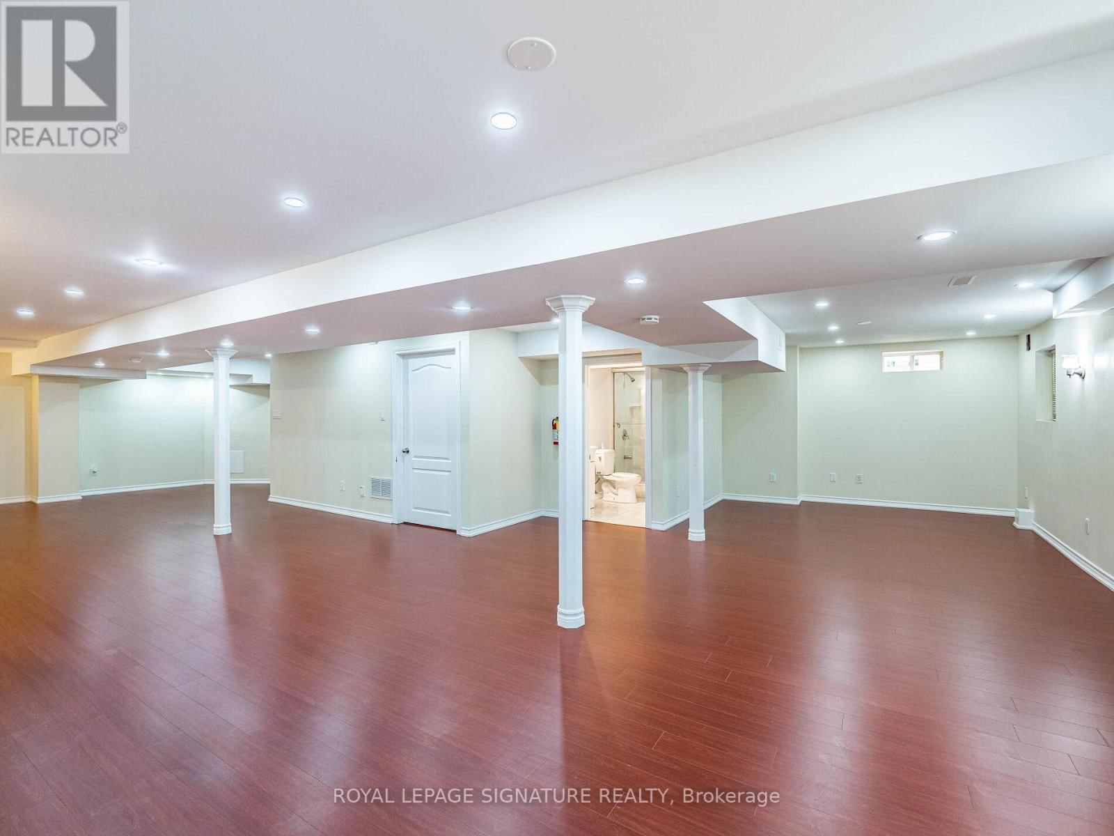 86 VALONIA DRIVE Image 45