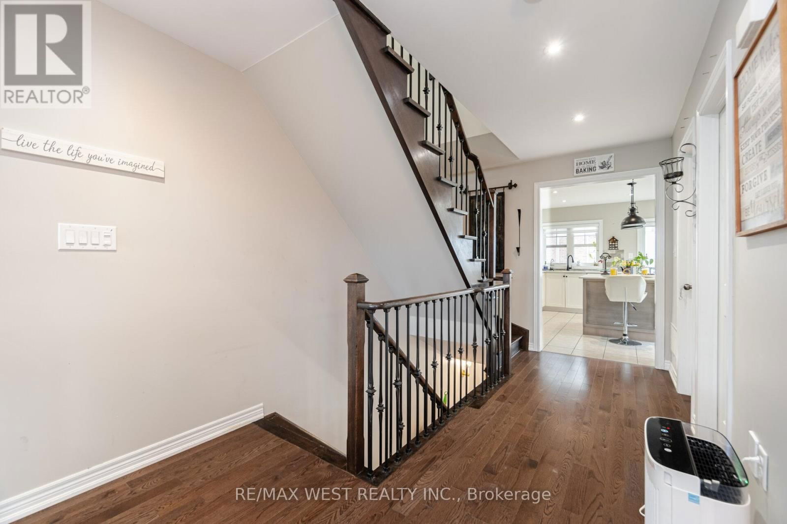 70 HOGAN MANOR DRIVE Image 19